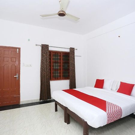 Oyo Flagship Kaveri Tourist Home Guruvāyūr Exterior foto