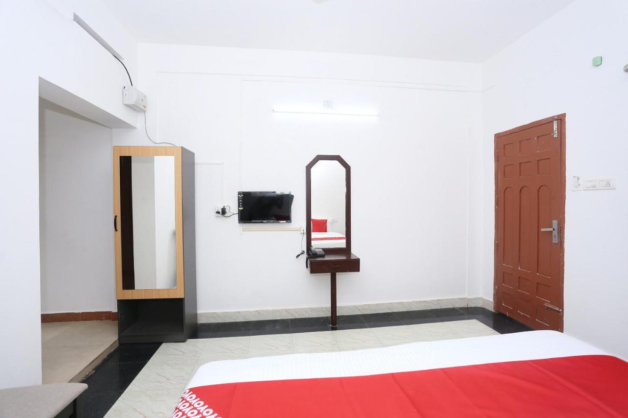 Oyo Flagship Kaveri Tourist Home Guruvāyūr Exterior foto