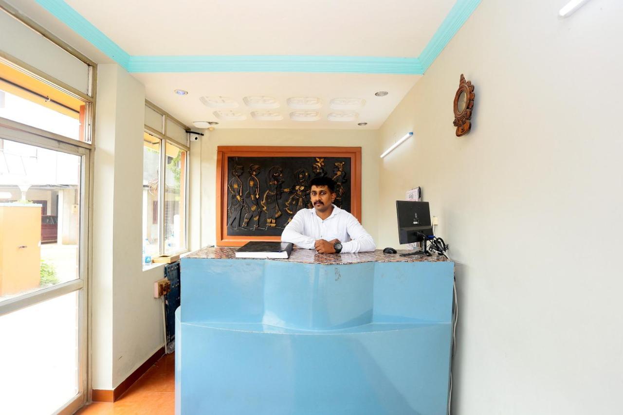 Oyo Flagship Kaveri Tourist Home Guruvāyūr Exterior foto